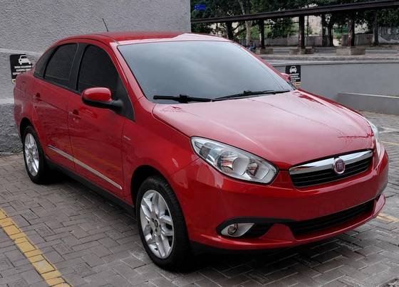 FIAT SIENA 1.6 MPI ESSENCE 16V FLEX 4P MANUAL FIAT SIENA 1.6 MPI ESSENCE 16V FLEX 4P MANUAL